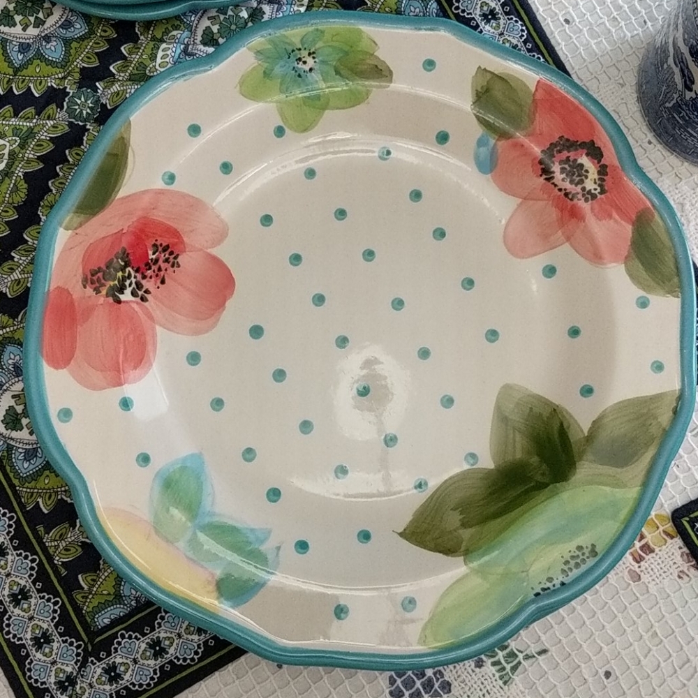 2 dinner plates pioneer woman farmhouse EUC